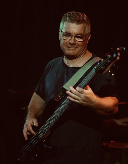 Brits and Pieces , Brits and Pieces Band , 90s Britpop Tribute , Oasis coverband, Oasis tribute band , Blur coverband , Blur tribute band , Elastica Tribute band , Elastica coverband , Republica tribute band , Republica coverband , The Charlatans coverband, The Charlatans tribute band, Stereophonics Tribute Band , Stereophonics coverband, Supergrass coverband , Supergrass tribute band , Manic Street Preachers tribute band , Manic Street Preachers coverband ,